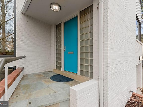 4th image of 2400 44th St NW