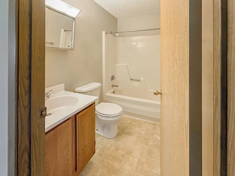 408 E Dawn St — Photo 6