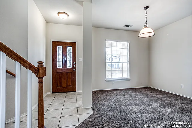 3 bed, 2.5 bath, 2267 sqft, $2,150 — Photo 3