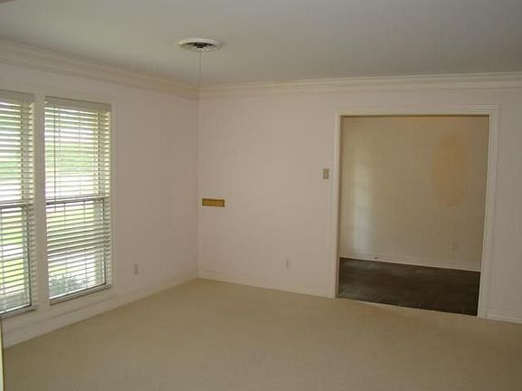 4th image of 4835 Garwood Ln