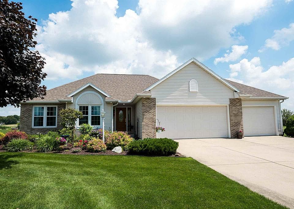 1st image of 58644 Saint Marys Ln