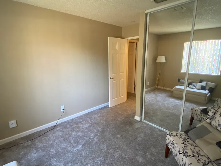 1st Bedroom (Cont.)