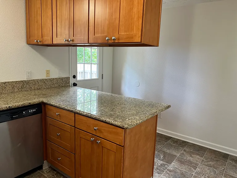1078 SE Fir Grove Loop — Photo 6