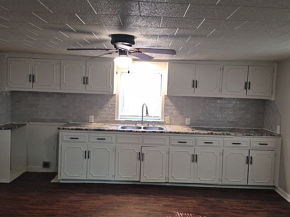 3rd image of 802 Ida Ave