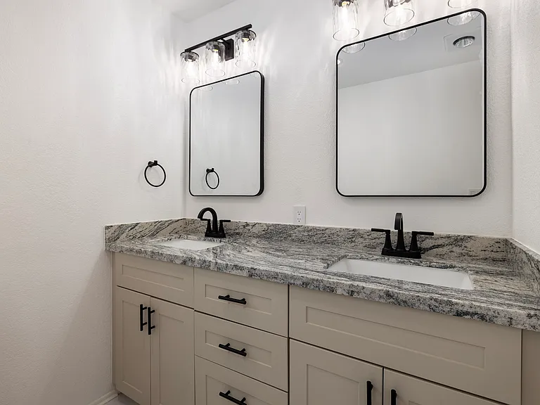 121 Burton Cir #1 — Photo 19