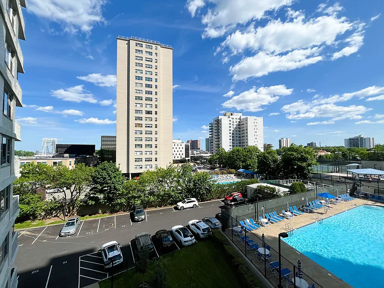 2100 Linwood Ave #11T — Photo 8