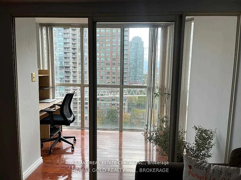 265 Enfield Pl #1110 — Photo 6