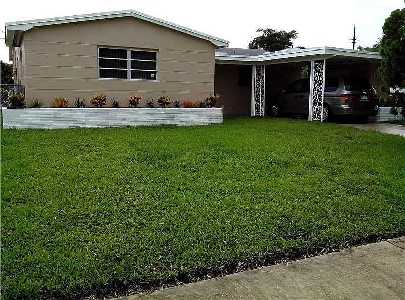 1st image of 1000 NW 74th Way