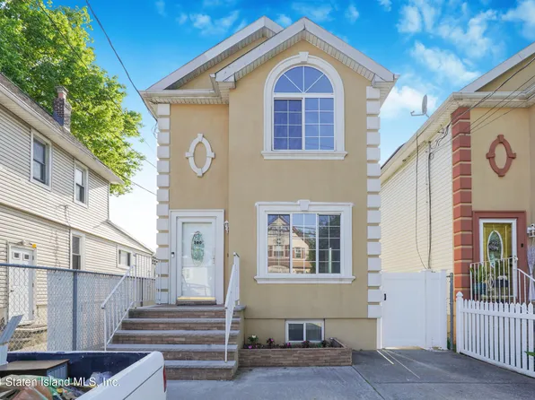 240 Harbor Rd, Staten Island, NY 10303
