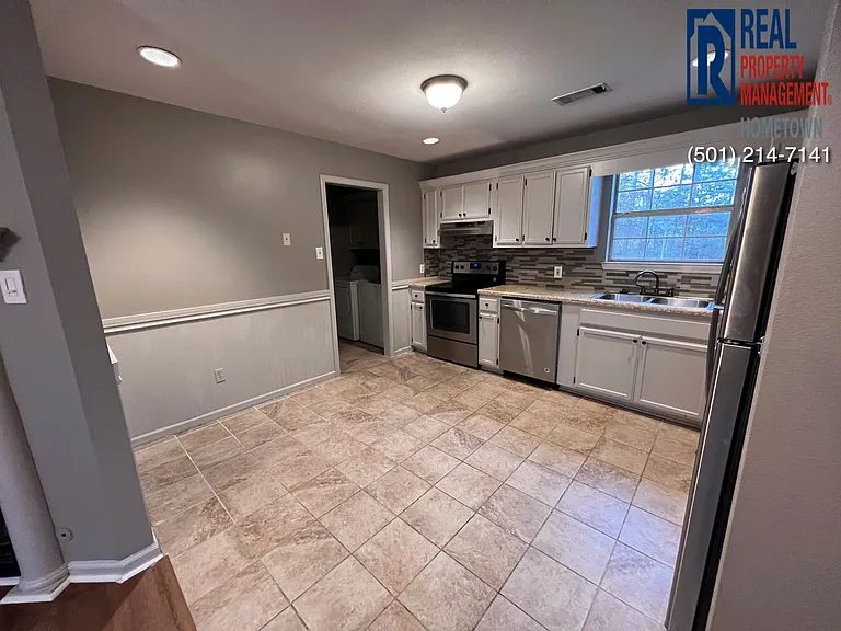 36 Parkview Dr — Photo 3