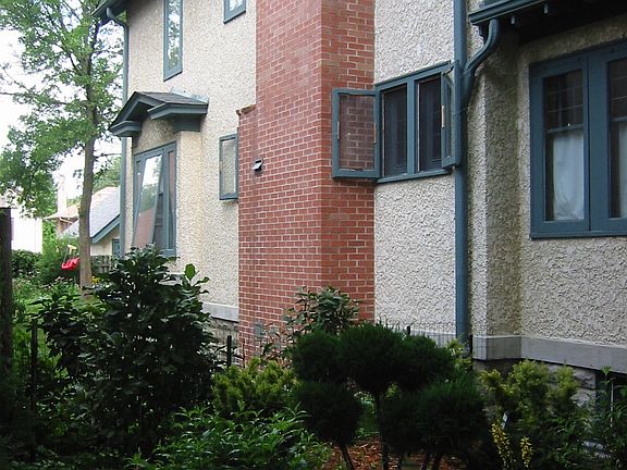 Exterior front gardens
