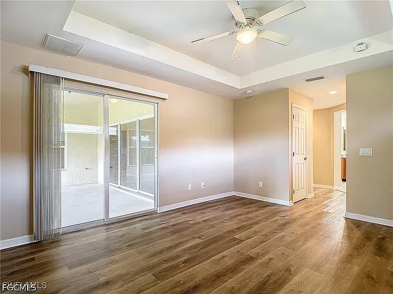 1726 Trafalgar Pkwy — Photo 24