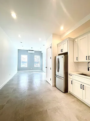 Rented by Artur Gutman, LREB | media 12