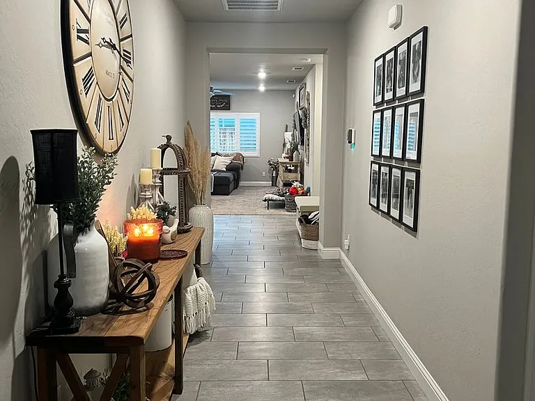 2137 La Vona Ave — Photo 3