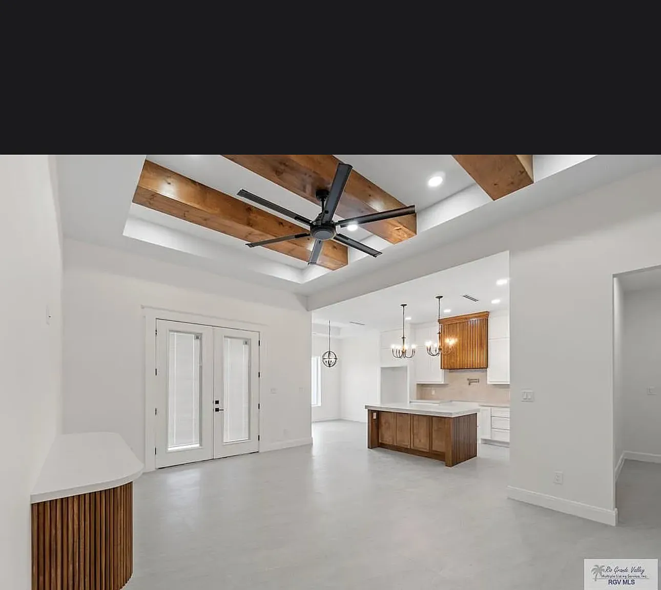 4 bed, 2.5 bath, 2078 sqft, $2,500 — Photo 4