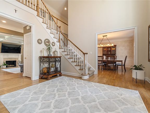 5th image of 8030 Sherwood Dr