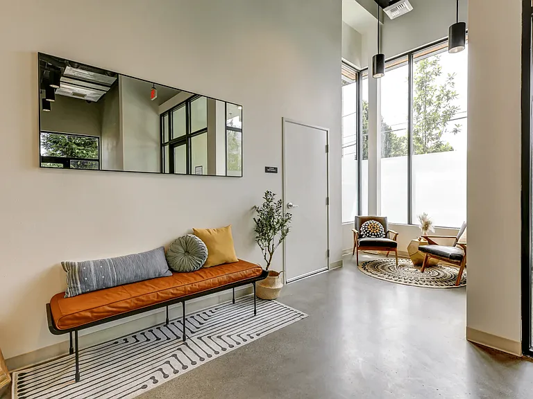 Ori Stone Way Apartments — Photo 35