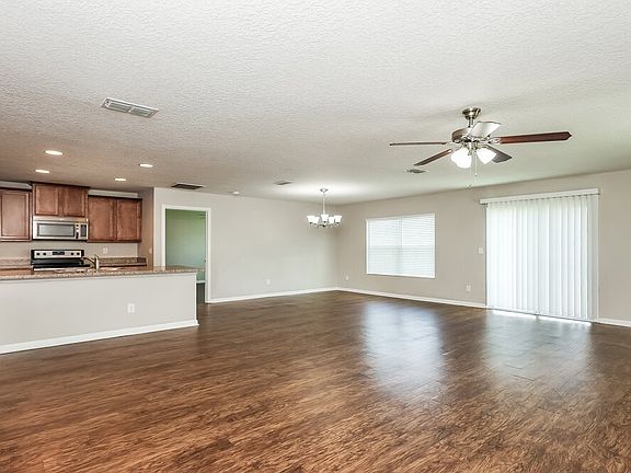 3rd image of 3800 Falcon Crest Dr