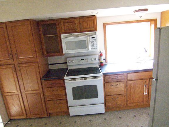 4th image of 2575 Continental Blvd