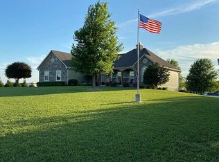 19151 255th St, Tonganoxie, KS 66086