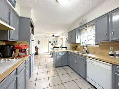 2335 Bernwood Dr, Baton Rouge, LA, 70816