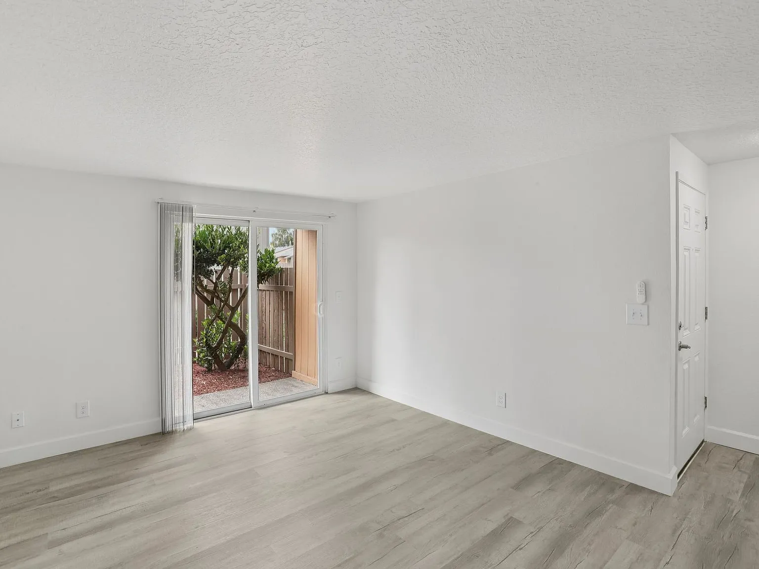 Images Highland Apartments — Photo 2