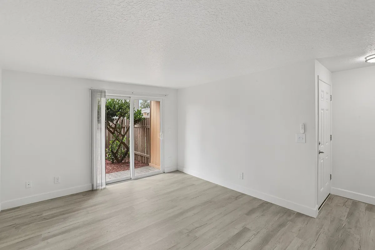 Building Photo - Images Highland Apartments