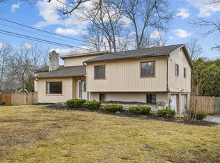20 Rockwood Dr, Newburgh, NY 12550