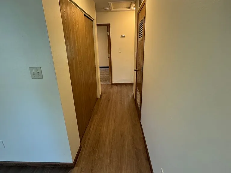 315 E Rose Avenue — Photo 5