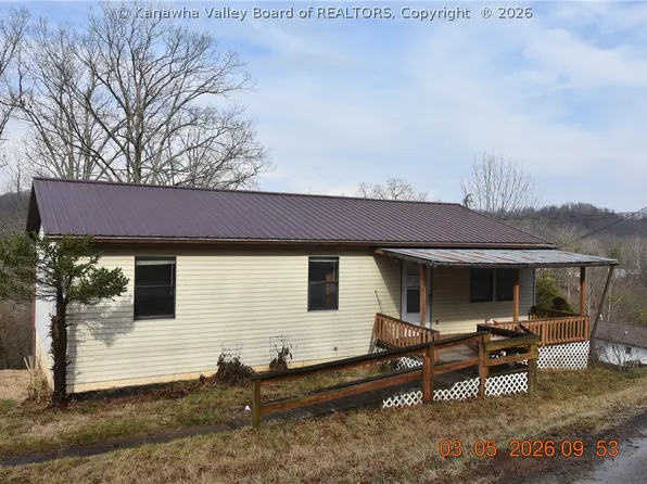 102 Ridge Rd, Wayne, WV 25570