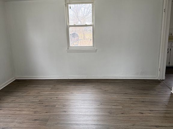 4th image of 278 S Green Rd