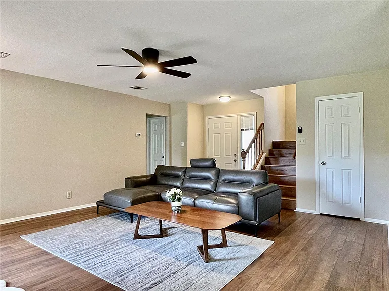 8905 Bridgewood Trl — Photo 4