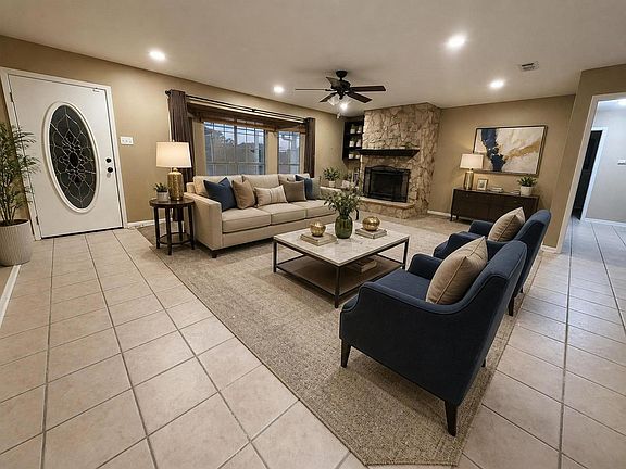 4th image of 927 Lazy Daisy Ln