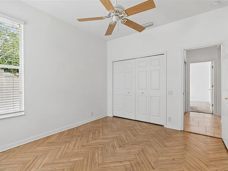 2204 Elizabeth Way — Photo 10
