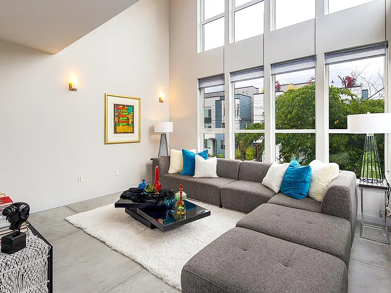115 20th Ave — Photo 7