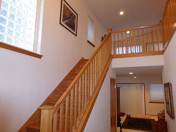 4th image of 648 Seneca Dr