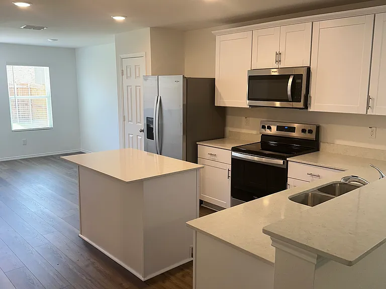 2107 Sugar Maple Ln — Photo 7