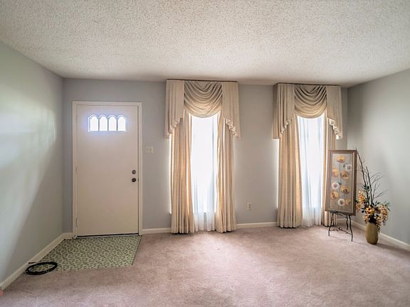 4th image of 2310 Bobbie St