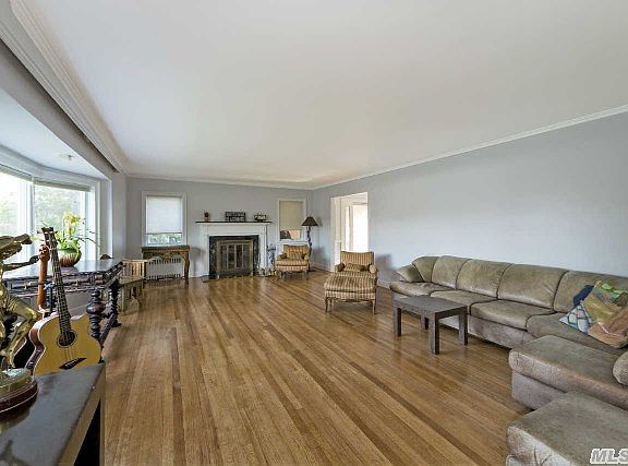 5th image of 565 Washington Blvd