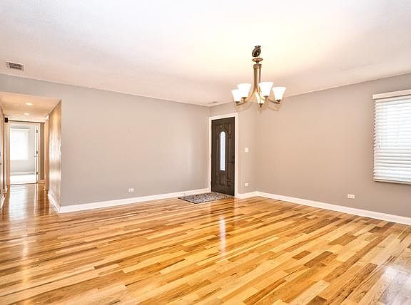 5th image of 5355 Arlington Dr W
