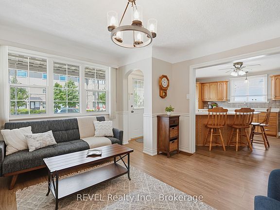 5th image of 180 Louth St