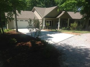 323 Bowman Ln, Crab Orchard, TN 37723