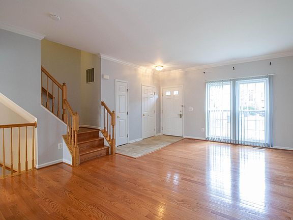 4th image of 5946 Edgehill Ct