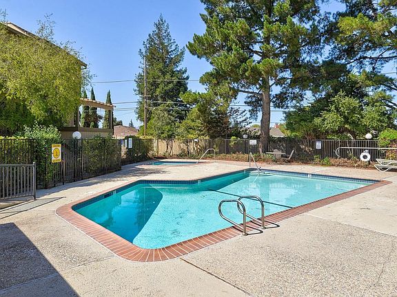 2nd image of 16133 Loretta Ln