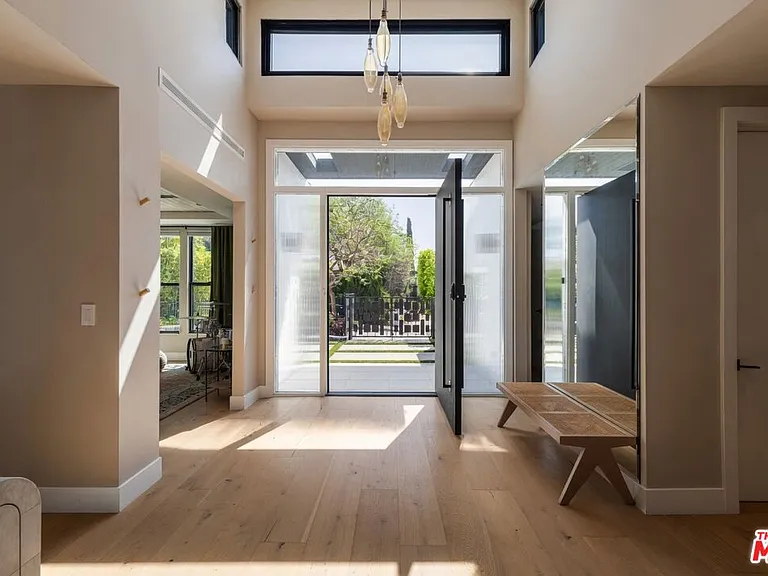 2715 Edwin Pl — Photo 10