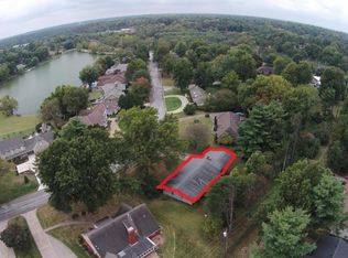 2581 S Skyline Dr, Springfield, MO 65804