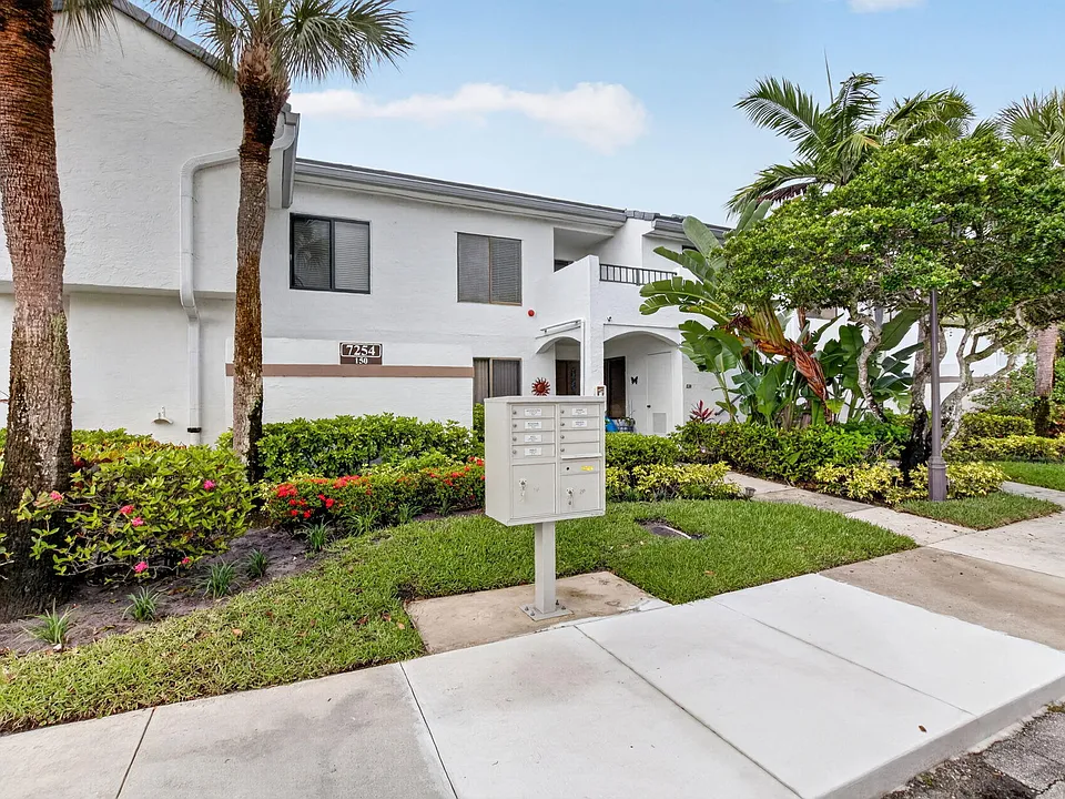 7254 Clunie Pl #15002