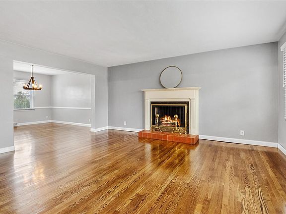 4th image of 11 Glenhaven Dr