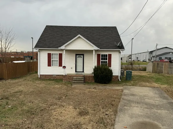 612 Fairgrounds Ct, Lebanon, TN 37087