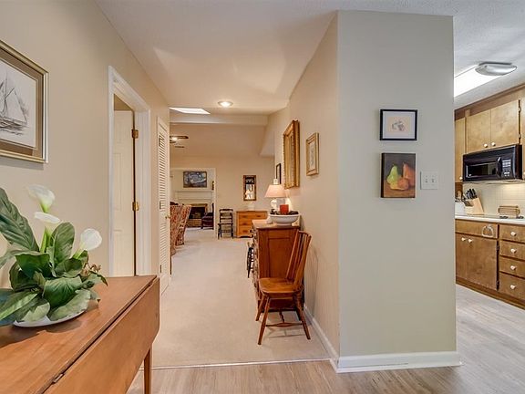 4th image of 104 Willow Leaf Pl